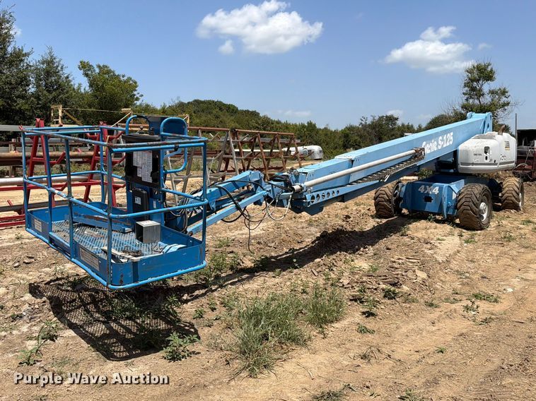 2000 Genie S-125 boom lift - FN2041
