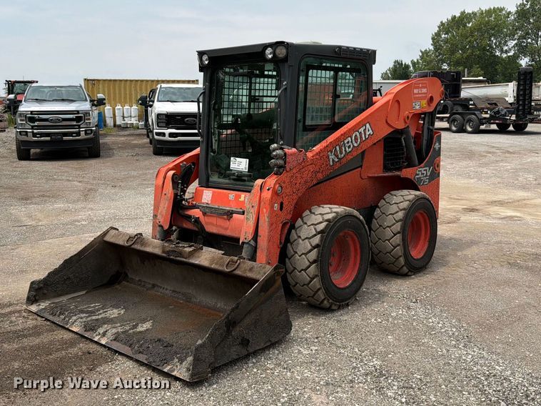 2018 Kubota SSV75 skid steer loader - FN5804