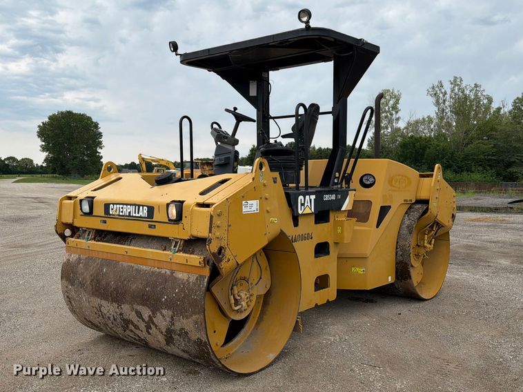 2007 Caterpillar CB-534D XW double drum vibratory roller - FN5815