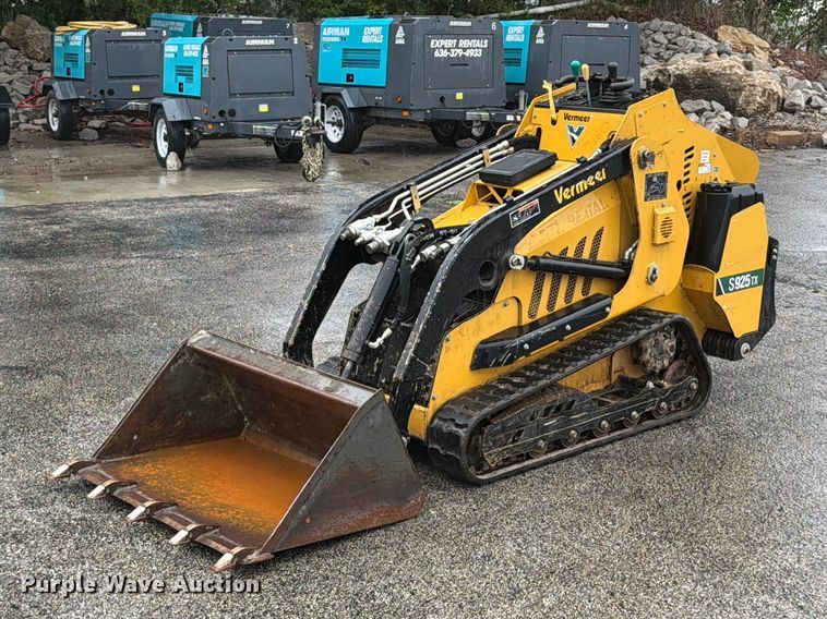 2024 Vermeer S925TX compact utility loader - FT6125
