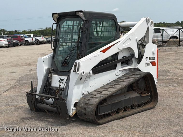 2018 Bobcat T740 tracked skid steer loader - FT6154