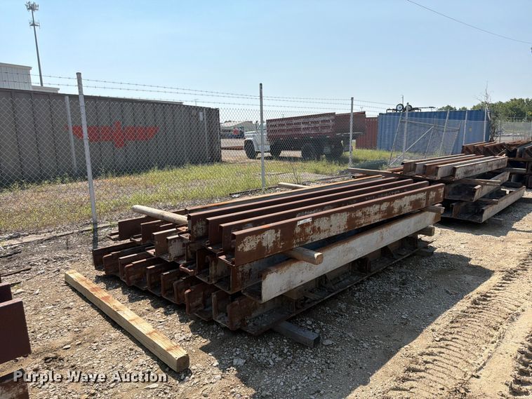 (50) concrete forms - FU4543