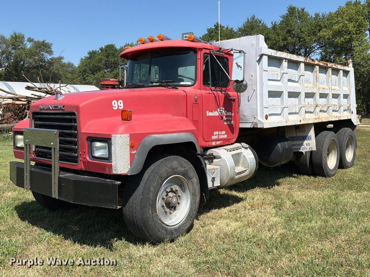 1996 Mack RD688S dump truck - MZ9831