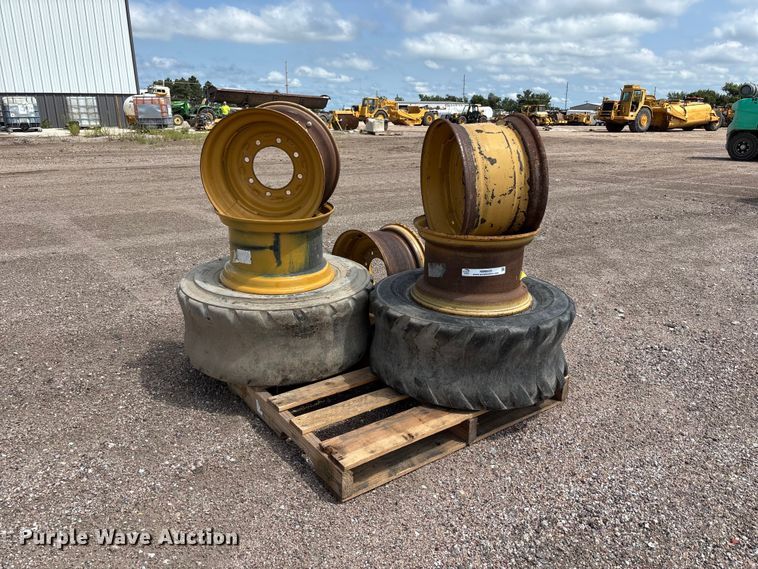 Skid steer wheels and tires - NM9935