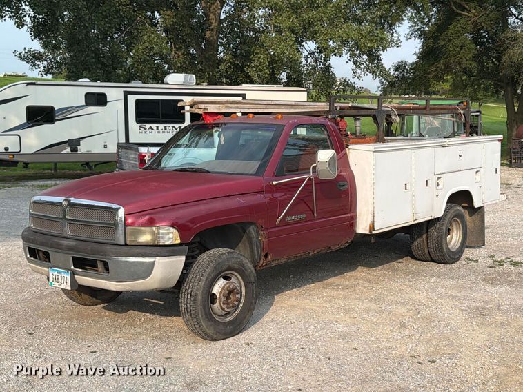 1995 Dodge Ram 3500 utility bed pickup truck - OE9686