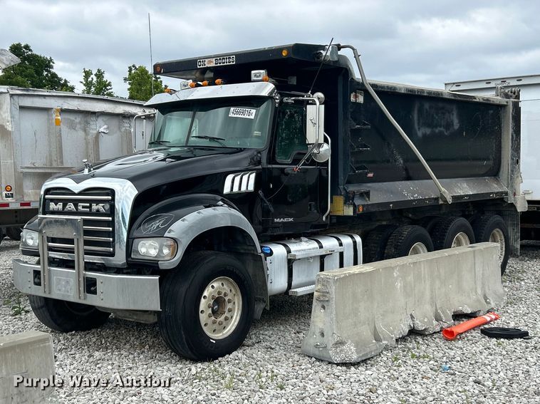 2017 Mack GU713 dump truck - YA2769