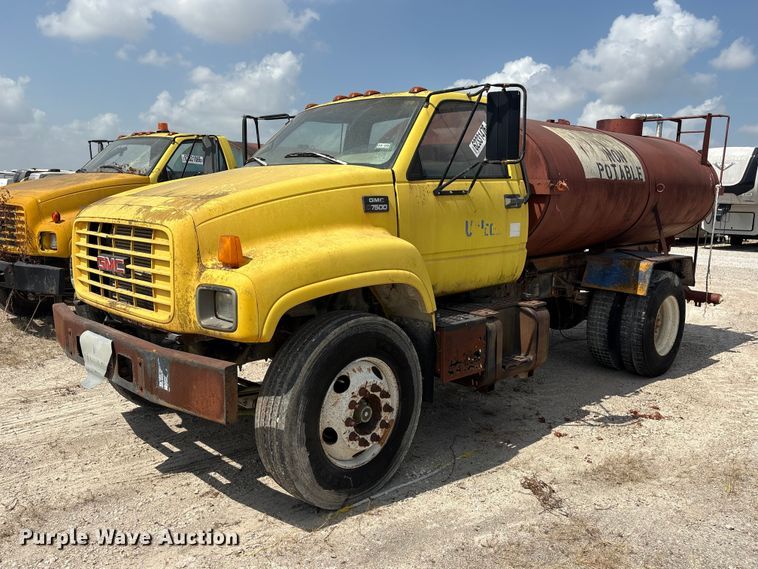1997 GMC C7 water truck - YA4278