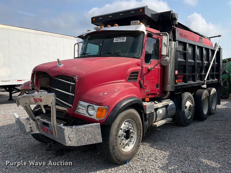 2007 Mack CV713 dump truck - YA4557