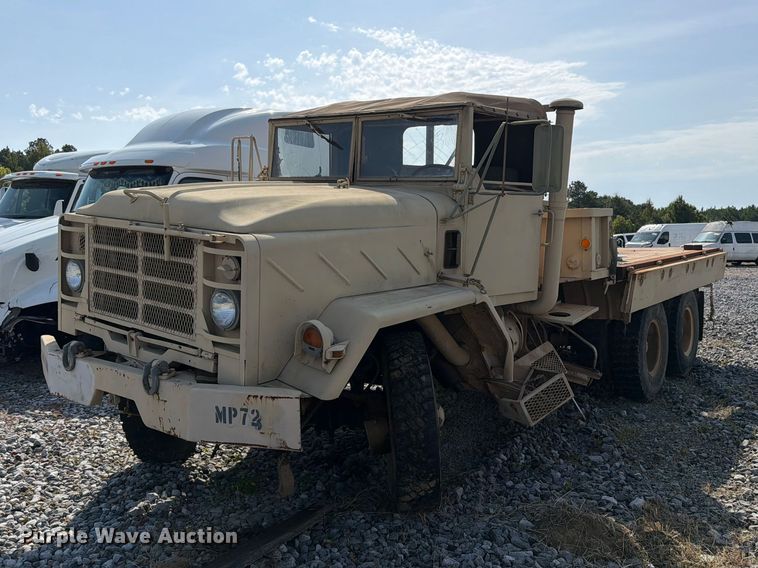 AM General M923 flatbed truck - YA4601