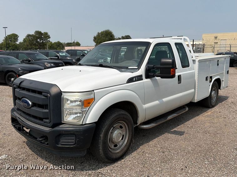 2015 Ford F250 Super Duty Ext. Cab utility bed pickup truck - EX4063