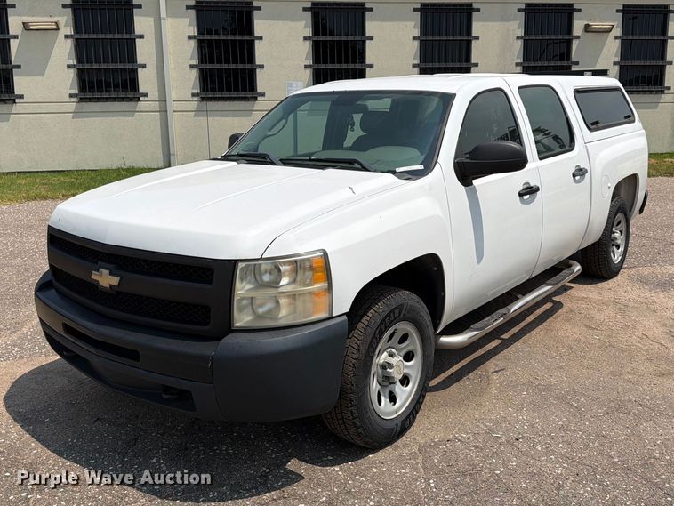 2011 Chevrolet Silverado 1500 Crew Cab pickup truck - EX4075