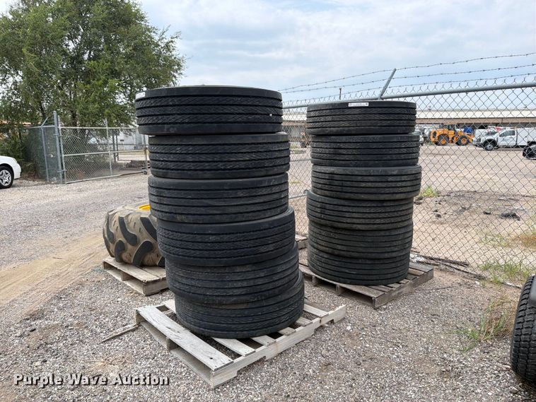 (12) Continental HSR2 275/70R22.5 tires - EX4092
