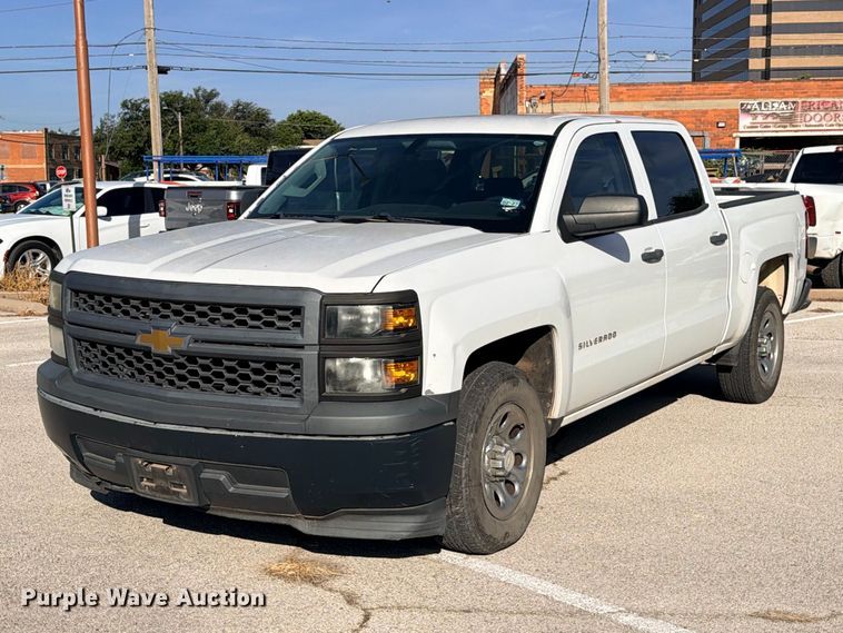 2014 Chevrolet Silverado 1500 Crew Cab pickup truck - DU1511