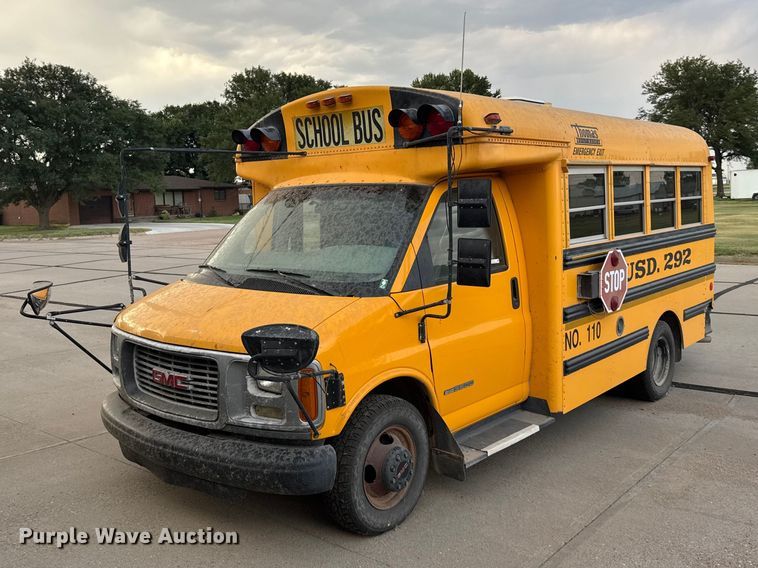 2000 Thomas Savana school bus - DY3174