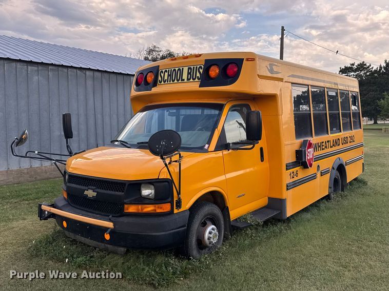 2012 Chevrolet Express G4500 school bus - DY3175