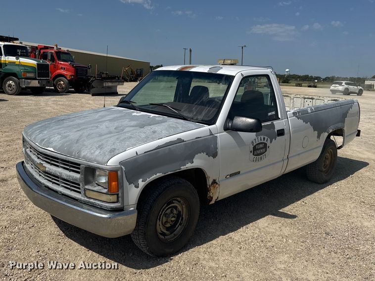 1995 Chevrolet C1500 pickup truck - DY3187