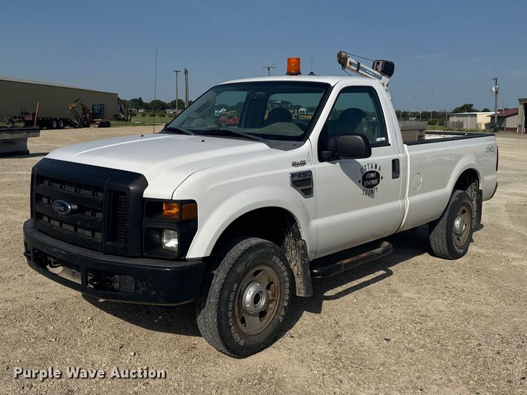 2008 Ford F250 Super Duty pickup truck - DY3196
