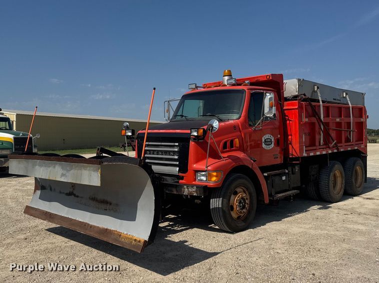 2001 Sterling L7500 Series dump truck - DY3199