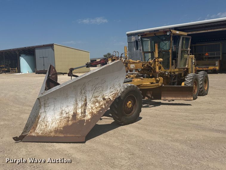 1990 Caterpillar 120G motor grader - DY3202