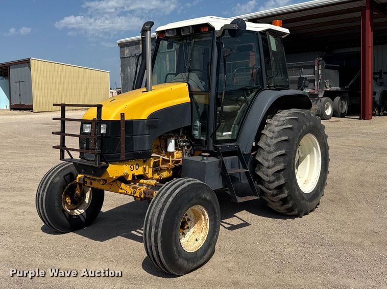 New Holland TS100 tractor - DY3204