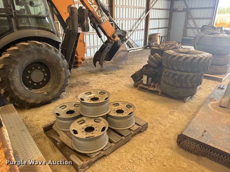 Tires and wheels - DY3219