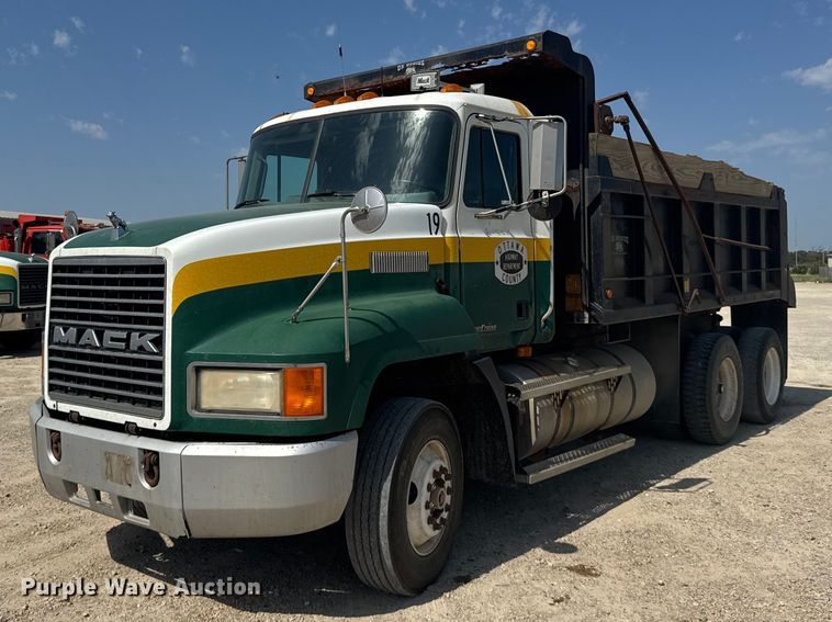 1998 Mack CH613 dump truck - DY3222