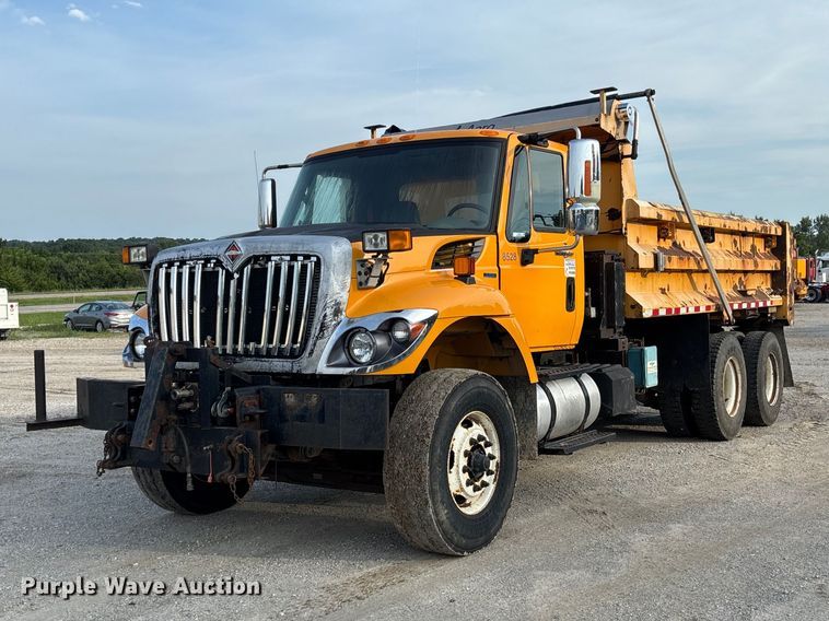 2011 International WorkStar 7500 dump truck - DZ4535