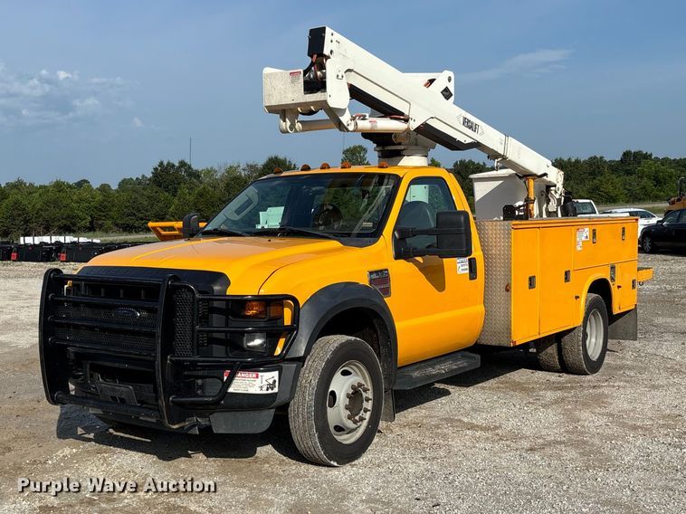 2009 Ford F550 Super Duty bucket truck - DZ4539