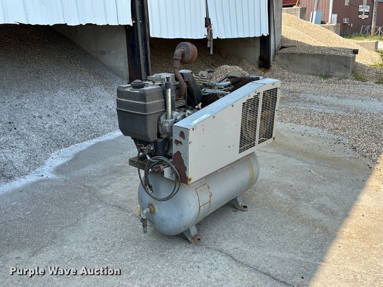 1996 Ingersoll Rand T30 air compressor - DZ4563
