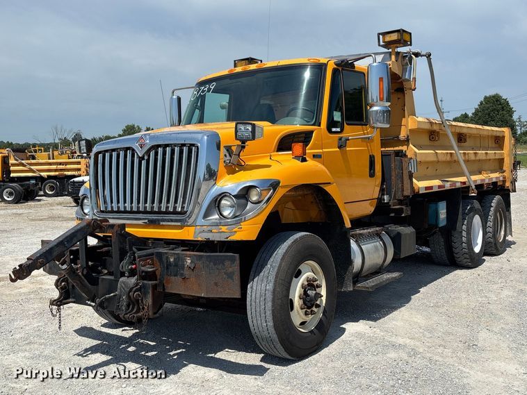 2012 International  7500 dump truck - DZ4616