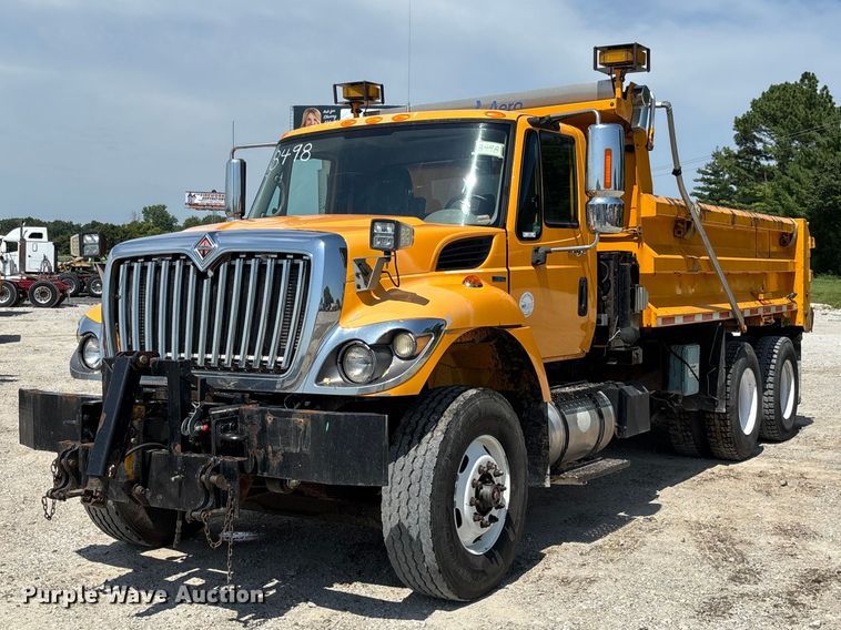 2011 International  7400 dump truck - DZ4619