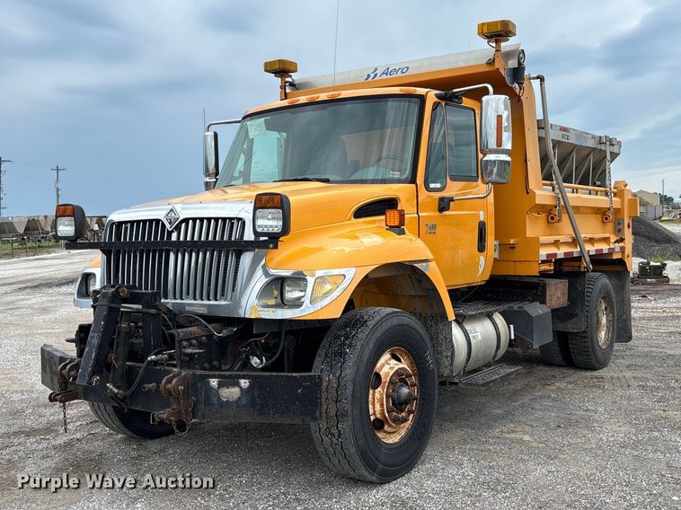 2006 International 7400 dump truck - DZ4646
