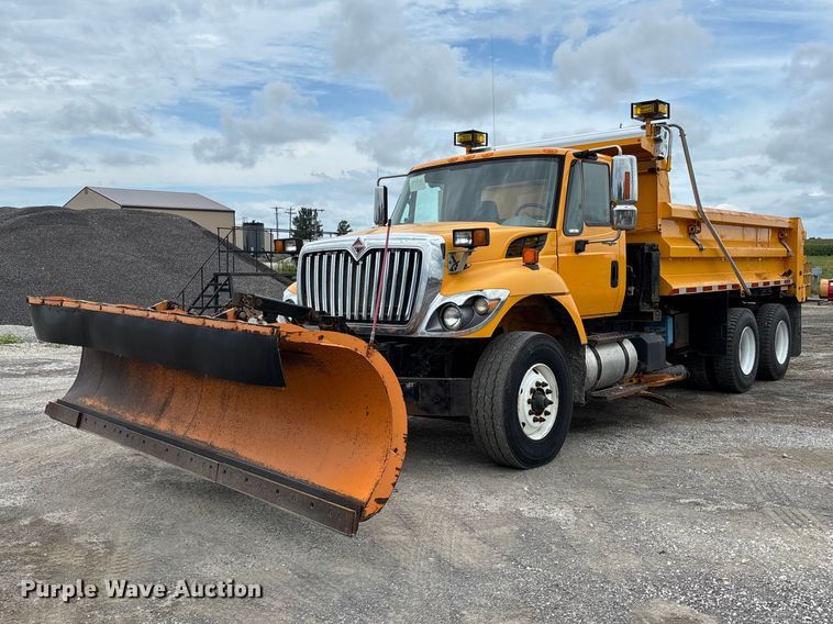 2010 International WorkStar 7500 dump truck - DZ4649