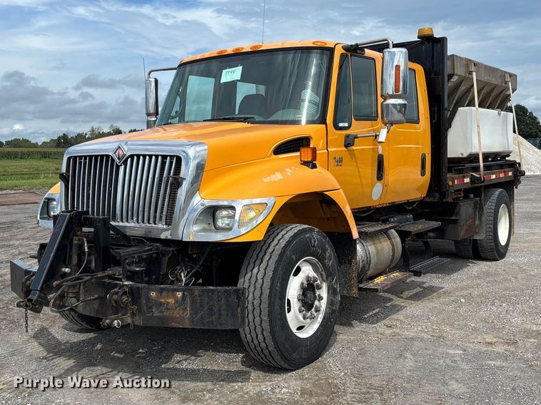 2006 International 7400 Crew Cab dump flatbed truck - DZ4660