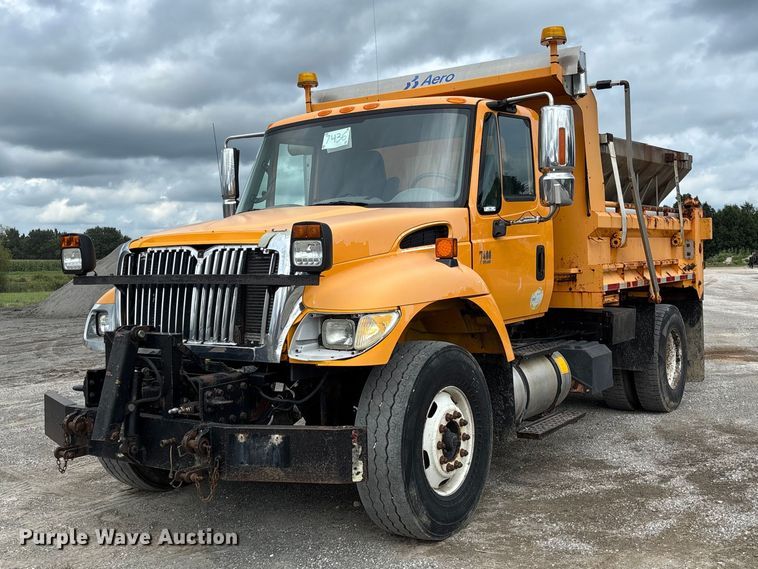 2006 International 7400 dump truck - DZ4662