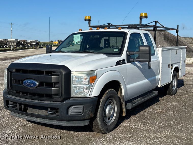 2011 Ford F350 Super Duty XL Ext. Cab utility bed pickup truck - DZ4673