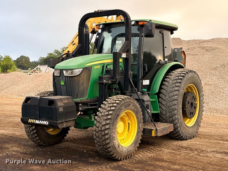 2017 John Deere 6105E MFWD tractor - ED5465