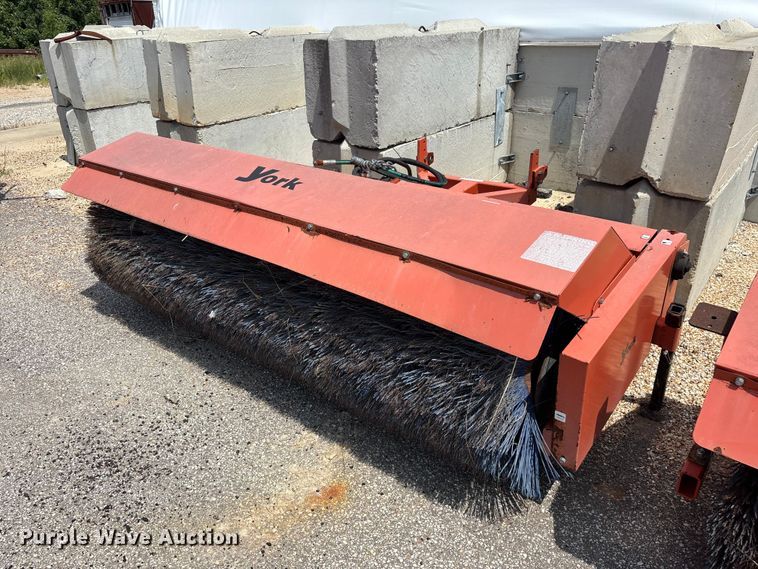 York Rakes TFB broom - EO4458