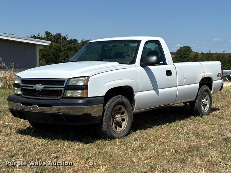 2006 Chevrolet Silverado 1500 pickup truck - EO4485