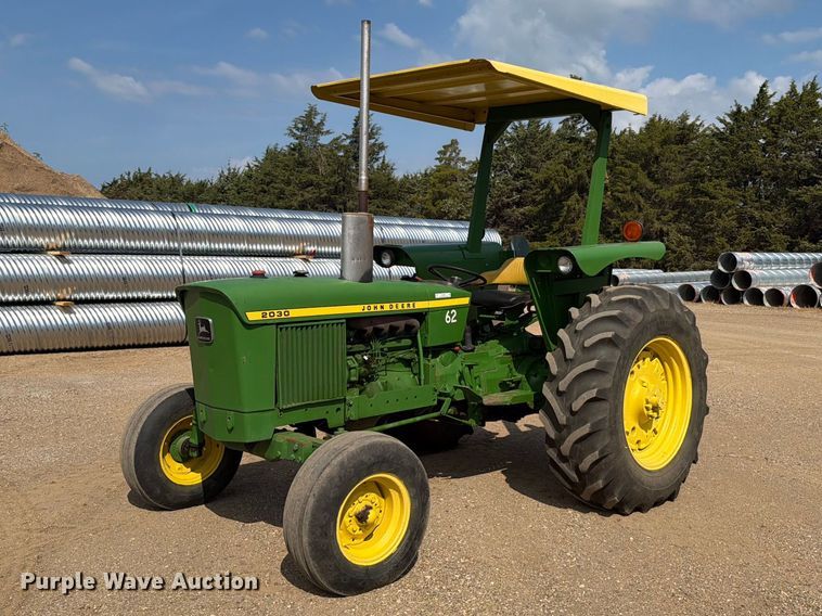 1975 John Deere 2030 tractor - ER2001