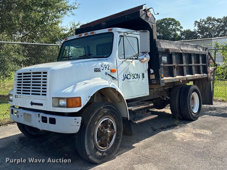 1997 International 4700 bucket truck - ER3240