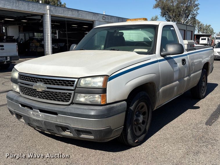 2006 Chevrolet Silverado 1500 pickup truck - ET0564