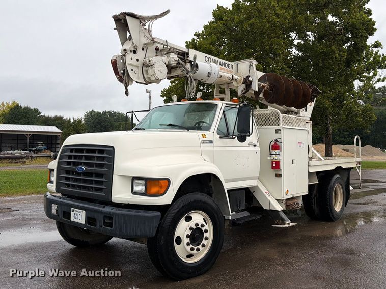 1997 Ford F800 digger derrick truck - EV2499