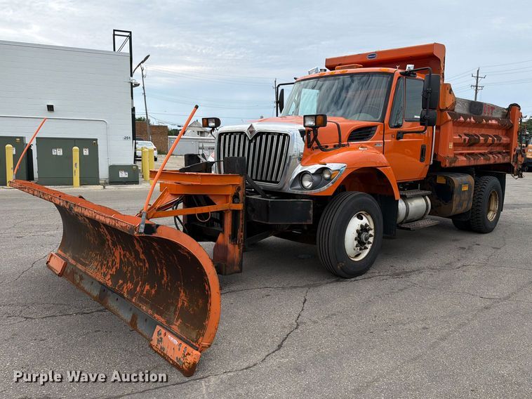 2009 International WorkStar 7400 dump truck - FB5942