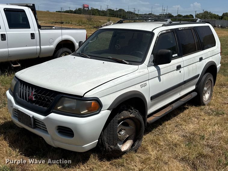 2000 Mitsubishi Montero Sport SUV - FC4202