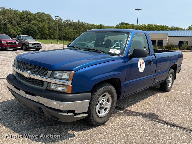2004 Chevrolet Silverado 1500 pickup truck - FH6308
