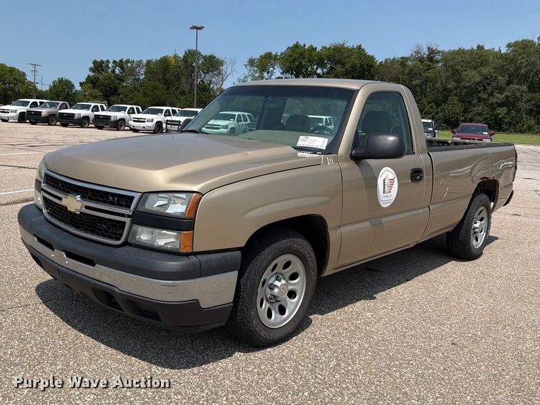 2006 Chevrolet Silverado 1500 pickup truck - FH6328