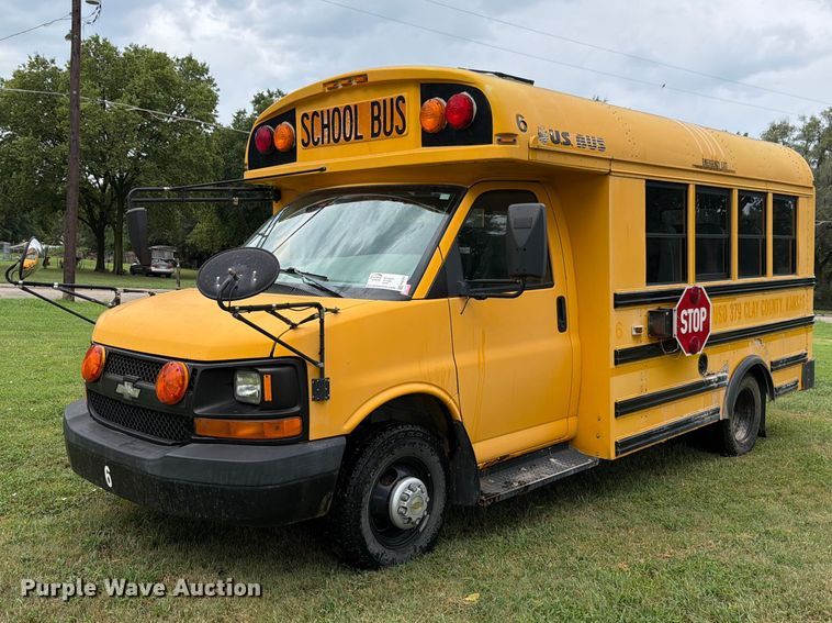 2005 Chevrolet Express school bus - FH6353