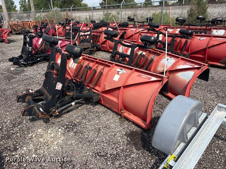(2) Boss 9' snow plow - FK2075
