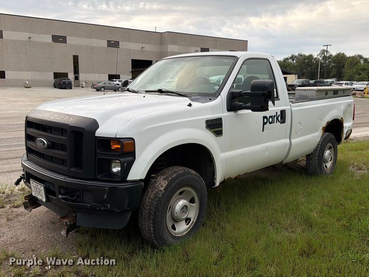 2010 Ford F250 Super Duty pickup truck - FK3354